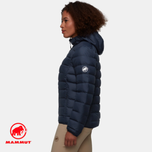 MAMMUT-1013-03380-WAYMARKER IN HOODED JACKET-DOUDOUEN DUVETÀ CAPUCHE-FEMME-5118 MARINE-CÔTÉ