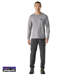 PATAGONIA-45160-M'S LONG SLEEVED CAPILENE COOL DAILY GRAPHIC SHIRT-LANDS-TEE-SHIRT MANCHES LONGUES-HOMME-CHFY CHOUINARD CREST FEATHER GREY-GRIS